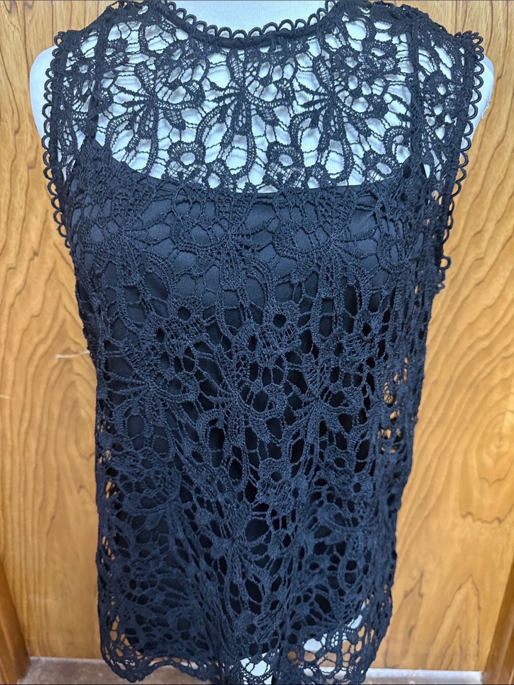 Maurices Black Eyelet Lace Sleeveless Work Tank Top Shirt Blouse Size Small